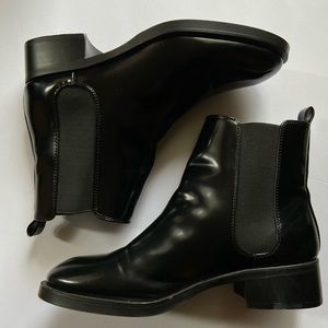 ZARA BLACK LOW HEEL ANKLE CUT BOOTS!